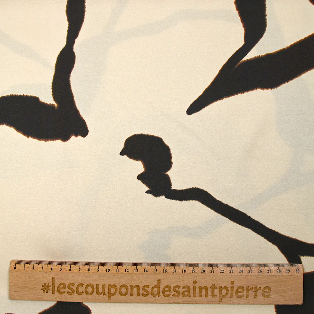 Satin de viscose imprimé vibration marron fond écru - Image 3
