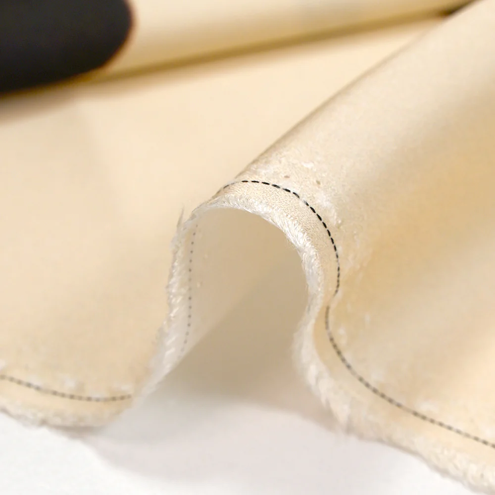 Satin de viscose imprimé vibration marron fond écru - Image 8