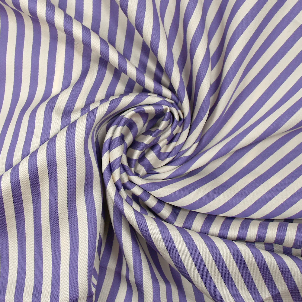 Satin de viscose tissé-teint rayé 6 mm mauve et blanc cassé - Image 2
