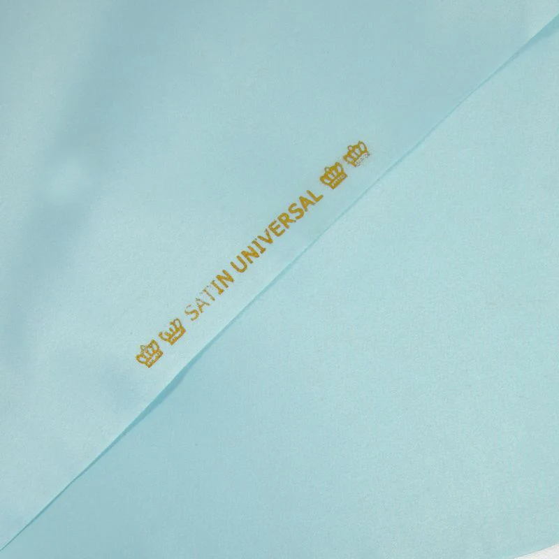 Satin mat toucher soie ciel