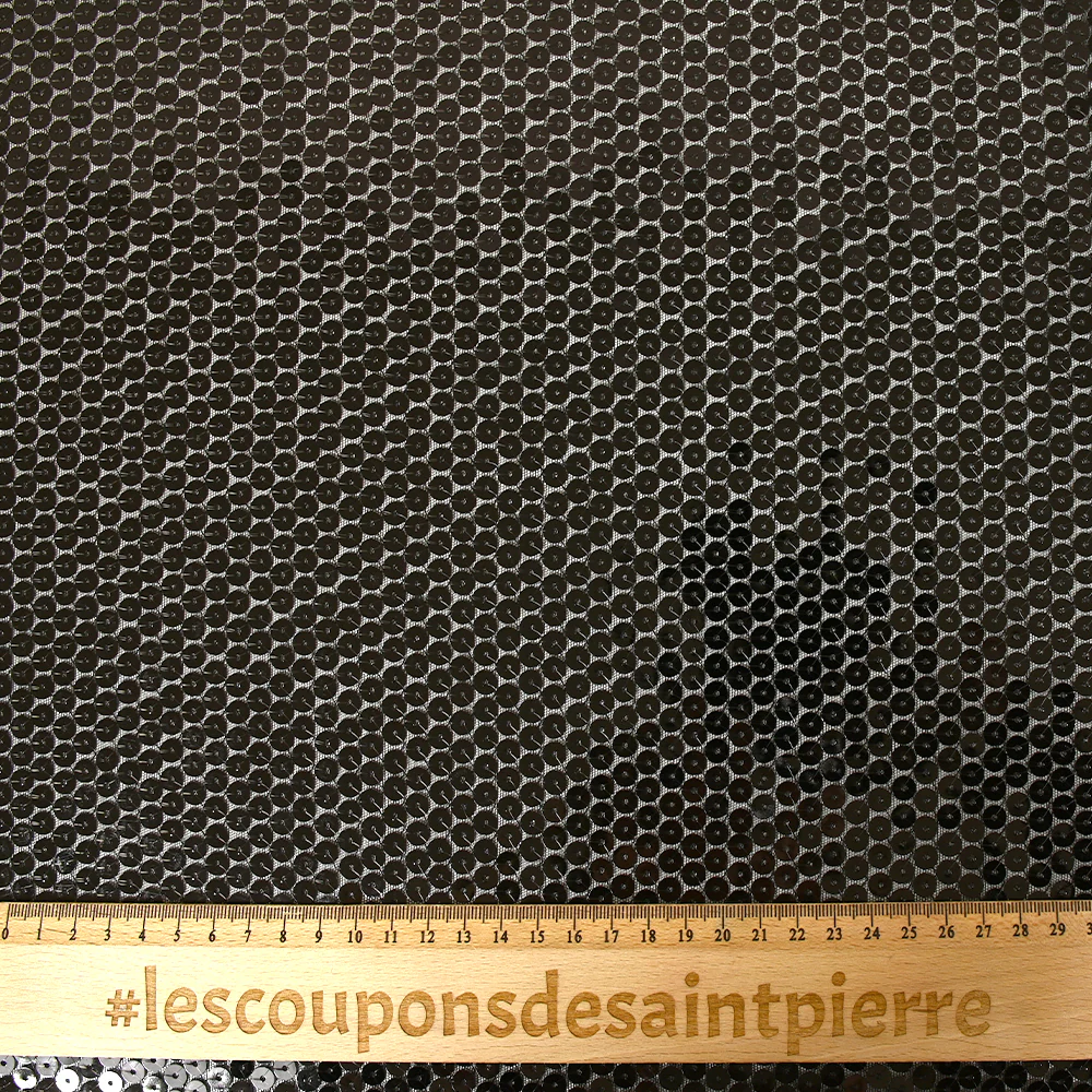 Sequins noirs sur tulle - Image 4