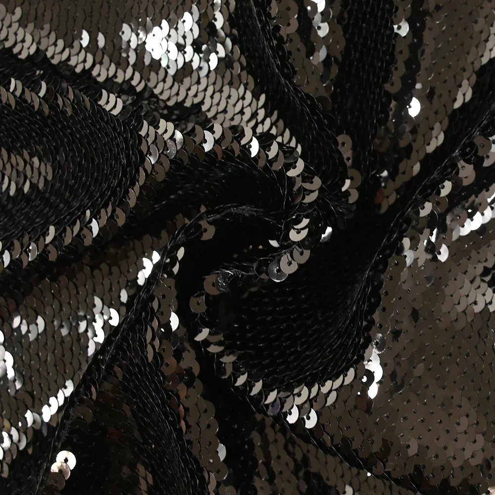 Sequins noirs sur tulle stretch - Image 2