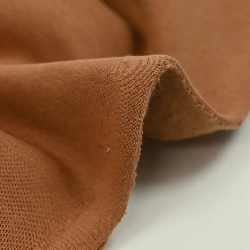 Tissu sweat minkee épais camel - Image 4