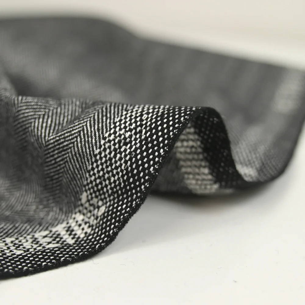 Tissu tailleur laine mélangée chevrons gris - Image 4