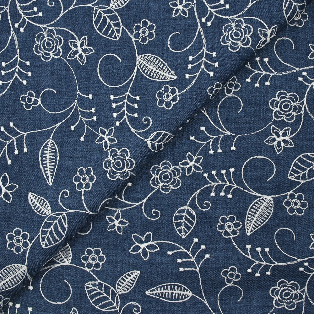 Twill de polyester brodé Solène fond marine