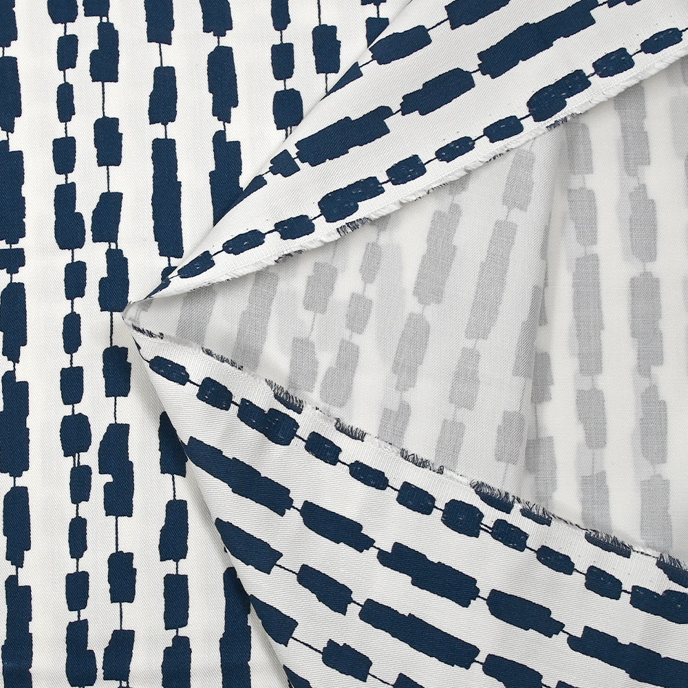 Twill de viscose imprimé vertèbres marine fond blanc - Image 5