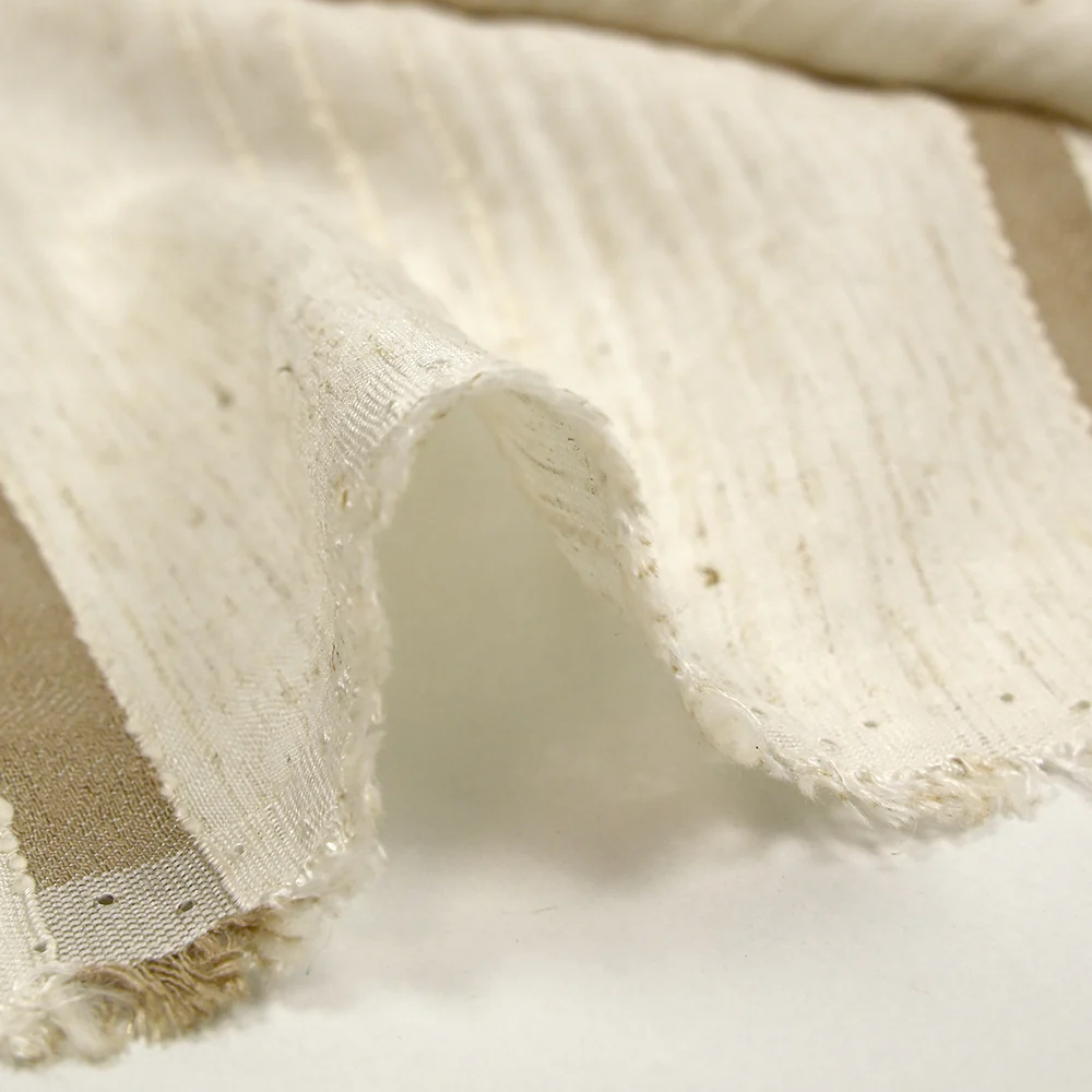 Viscose et coton rayé en relief taupe fond écru naturel - Image 6