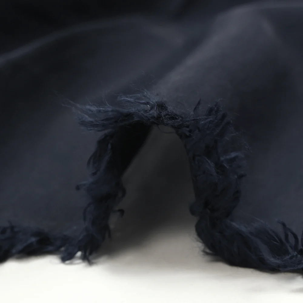 Viscose fluide satinée bleu marine - Image 4