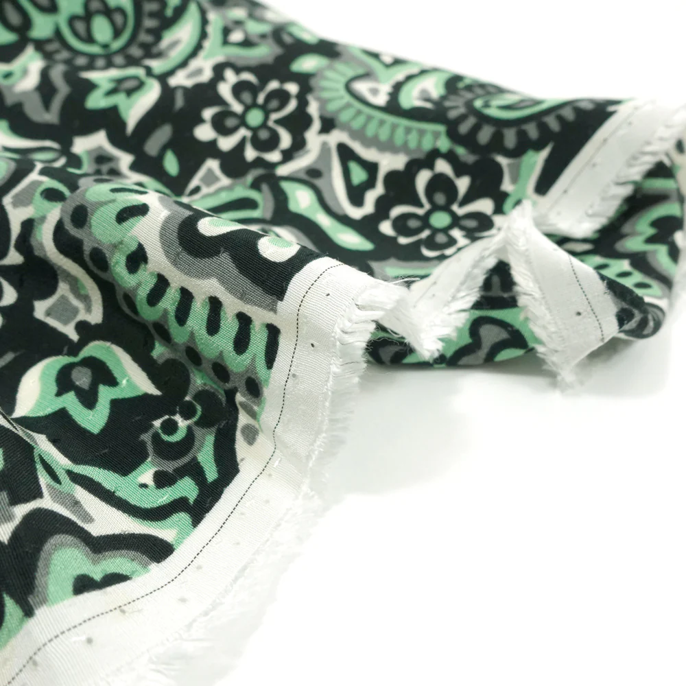 Viscose imprimée arabesque vert et gris - Image 4