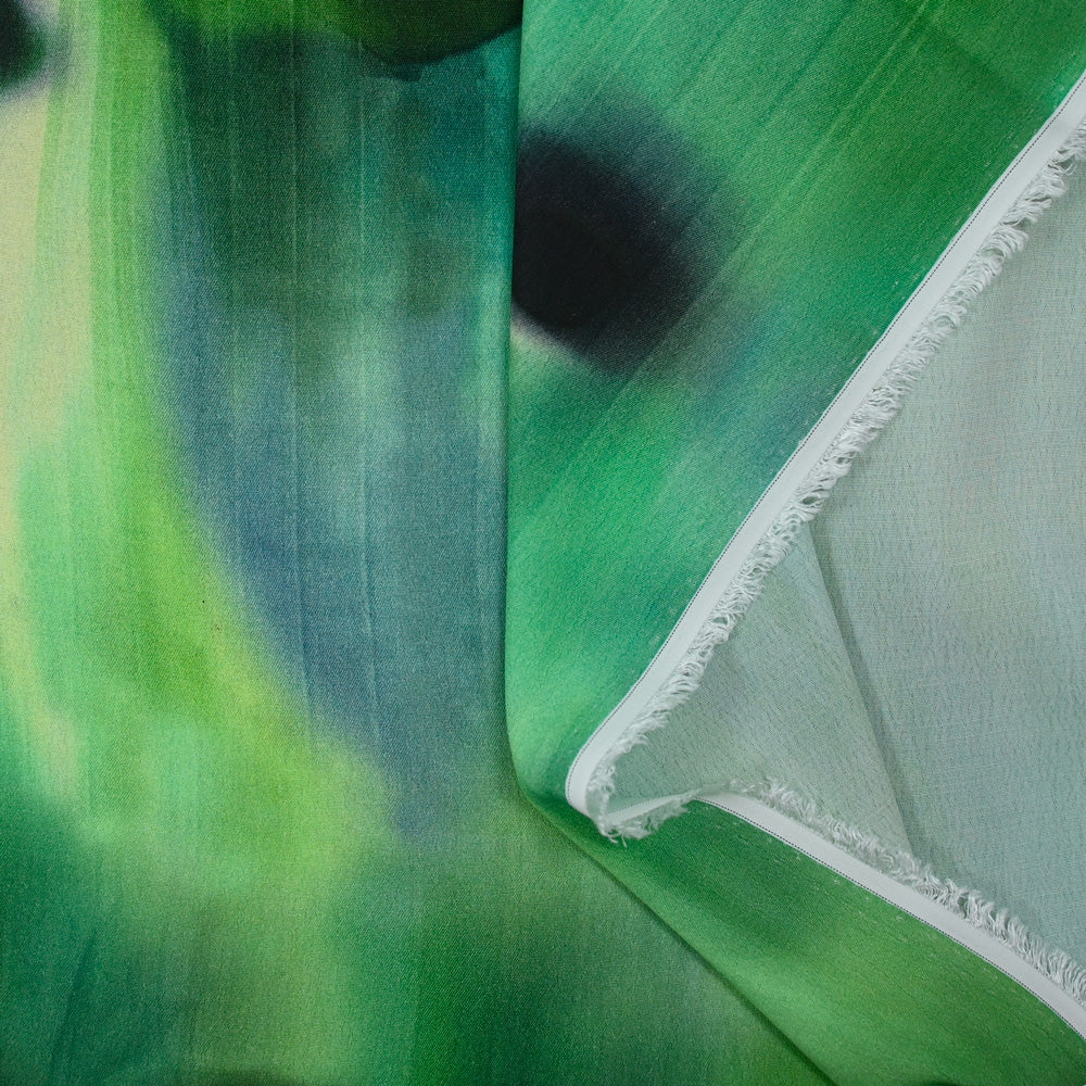 Viscose imprimée brume fond vert - Image 4