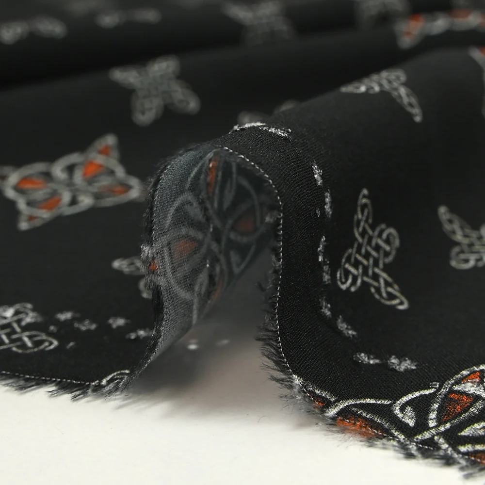 Viscose imprimée Celtique fond noir - Image 6