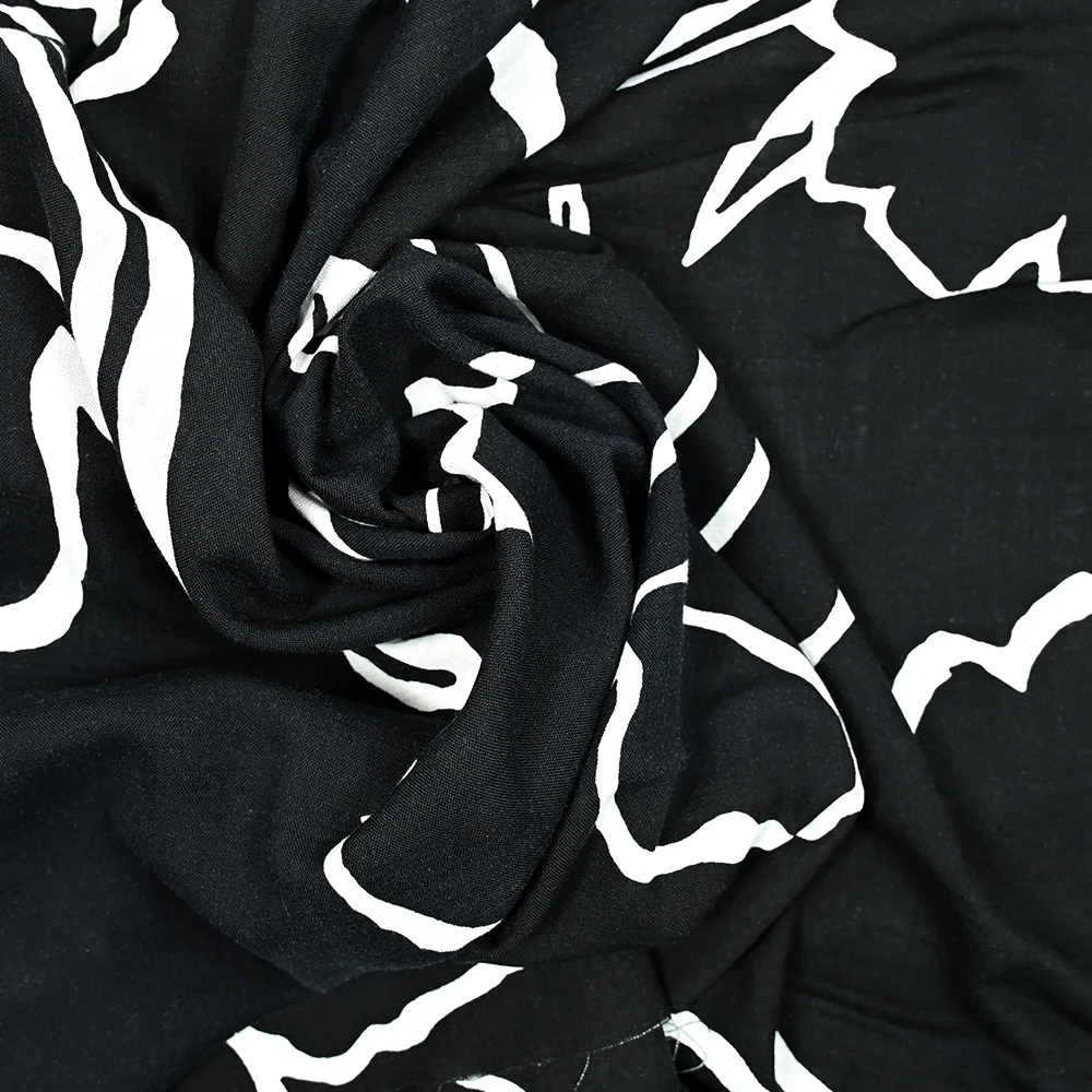Viscose imprimée grande forme blanc fond noir - Image 2