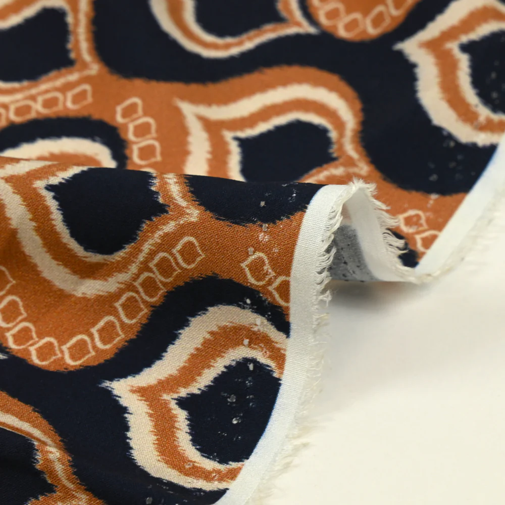 Viscose imprimée ikat baroque marine - Image 6