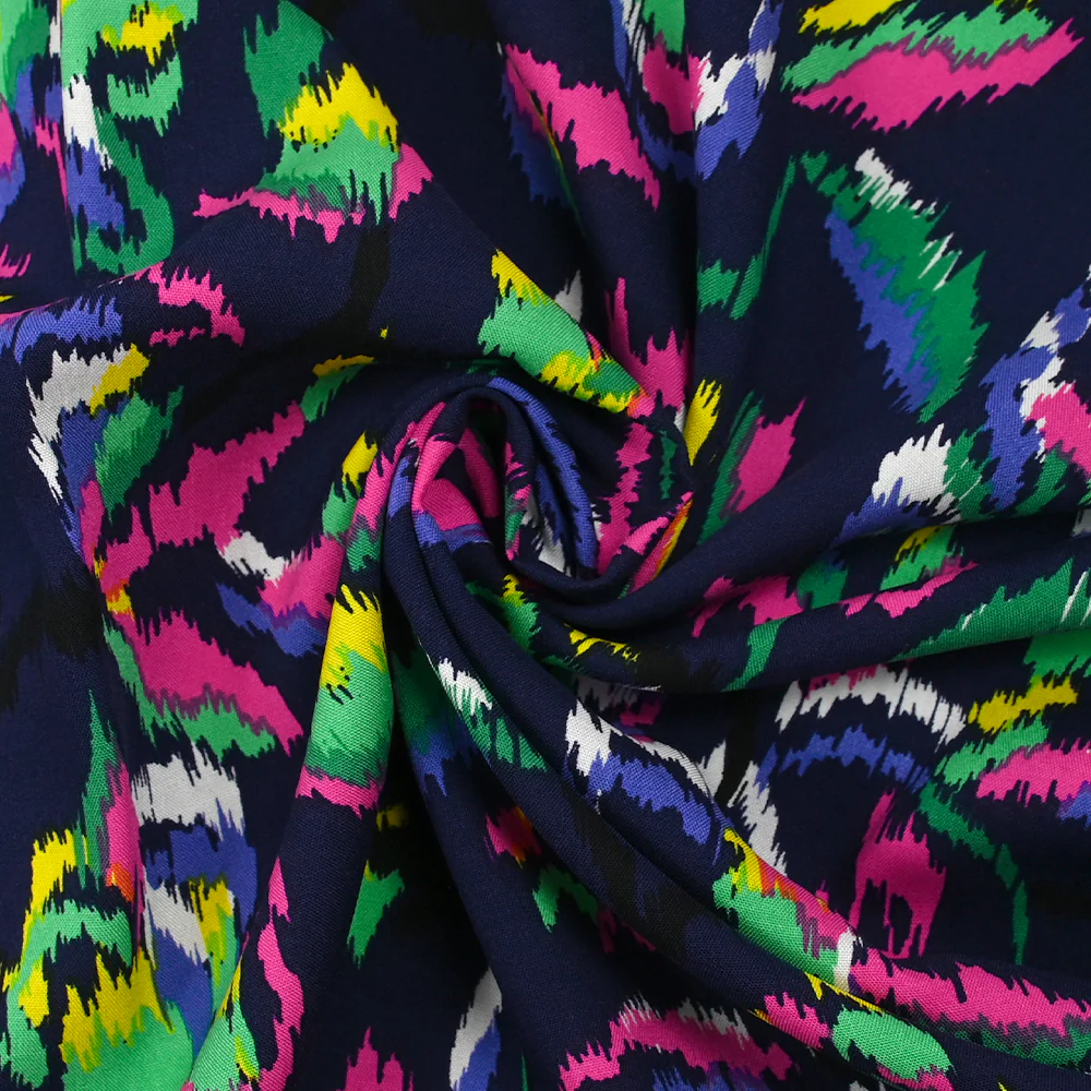 Viscose imprimée ikat coloré fond marine - Image 2