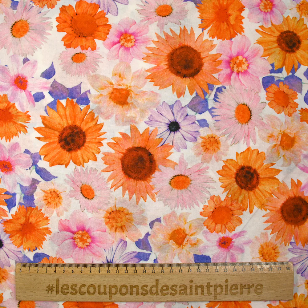 Viscose imprimée invasion florale fond blanc - Image 3