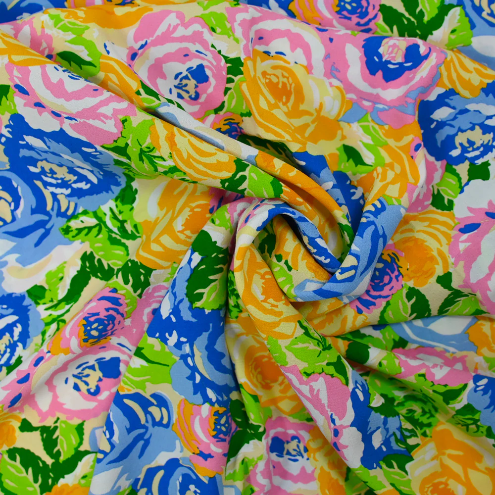 Viscose imprimée montagne de fleurs orange, bleu et vert - Image 2