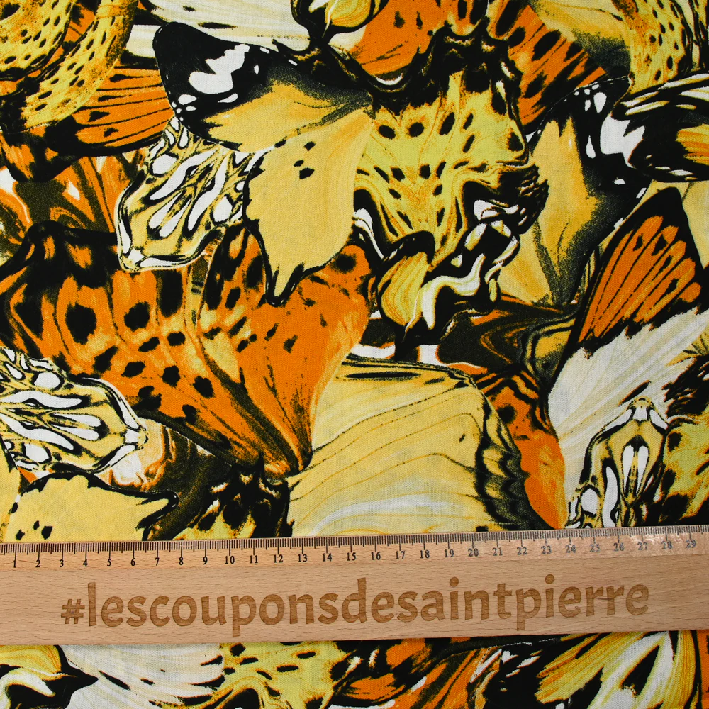 Viscose imprimée papillon moutarde - Image 3