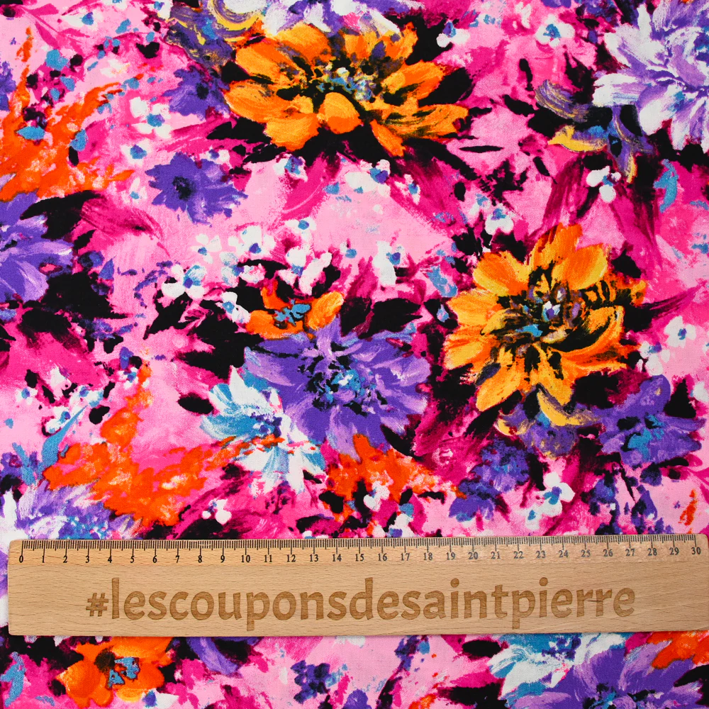 Viscose imprimée peinture de fleurs fond rose - Image 3
