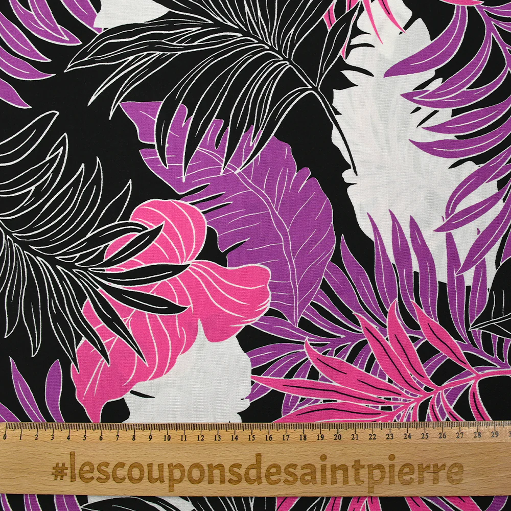 Viscose imprimée végétation tropicale rose et violet fond noir - Image 3