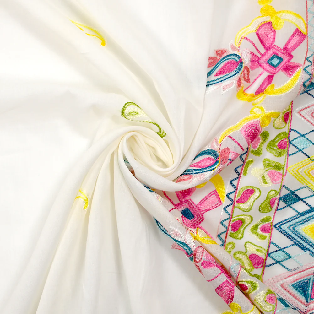 Voile de coton brodé festonné Perla canard, vert et fuchsia fond blanc cassé - Image 2