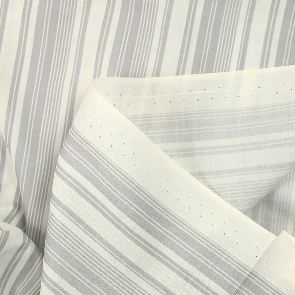 Voile de coton tissé-teint rayé gris fond blanc - Image 4