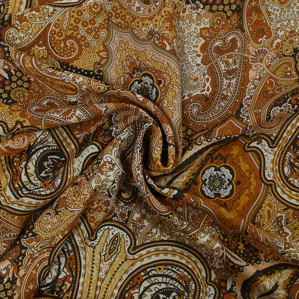Voile de viscose imprimé cachemire automnale jaune fond marron - Image 2