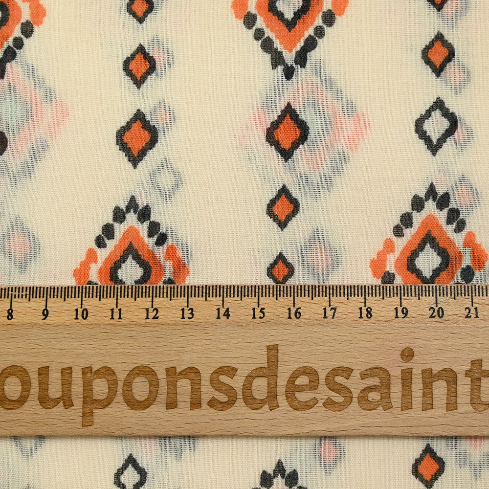 Voile polycoton imprimé losange en fête fond blanc cassé - Image 3